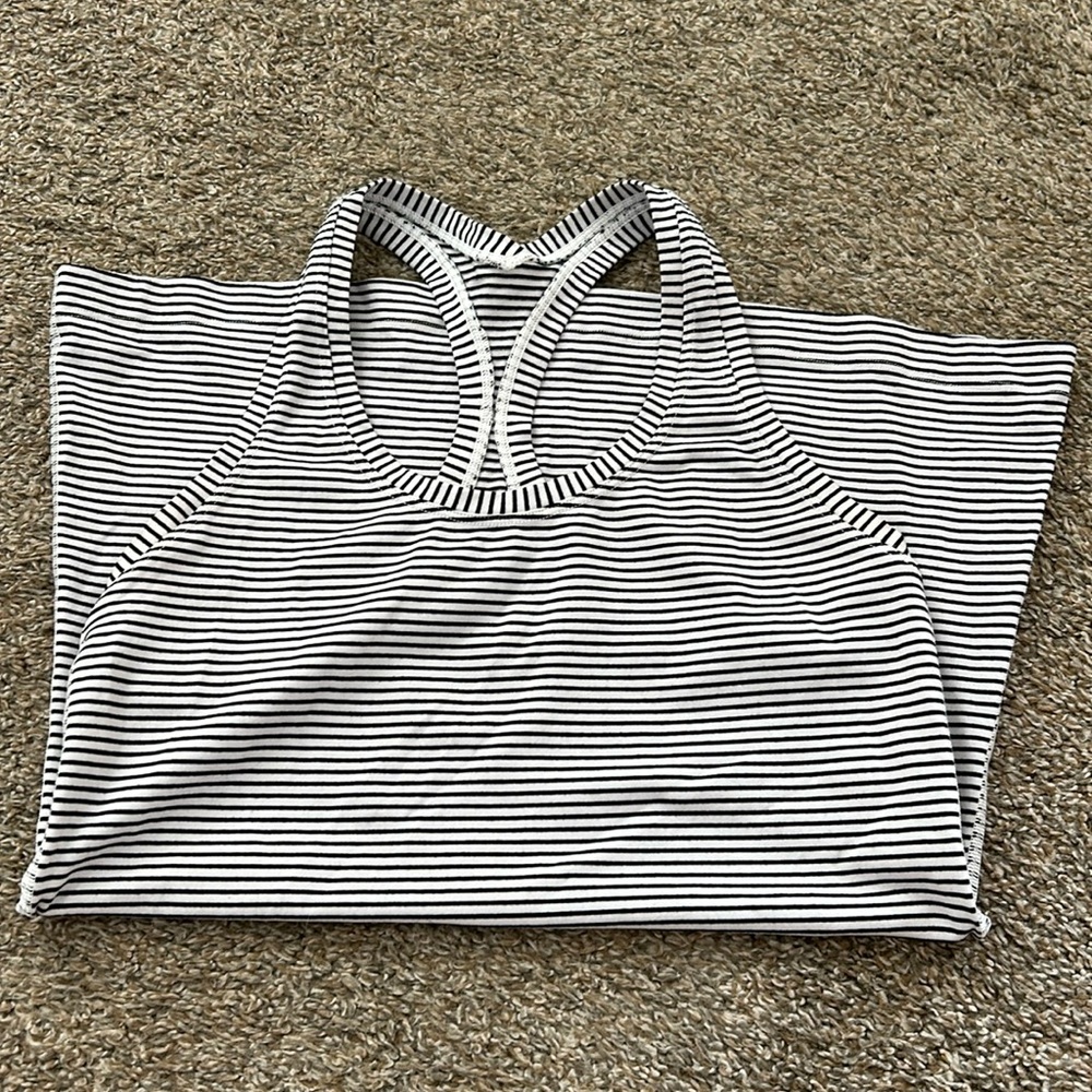Lululemon tank